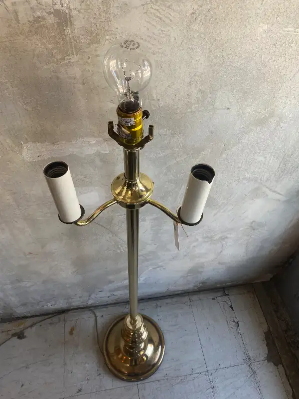 Vintage 4 Light Floor Lamp in Indoor Lighting & Fans in City of Toronto - Image 3