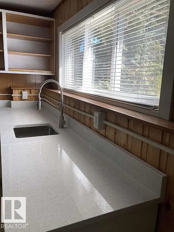 Private 1-Bedroom Suite in a House -Separate Entrance– West End 5