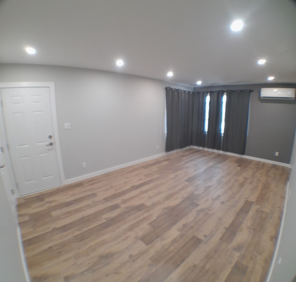 2 Bed, 1 Bath, Upper Suite, Port Alberni. 4