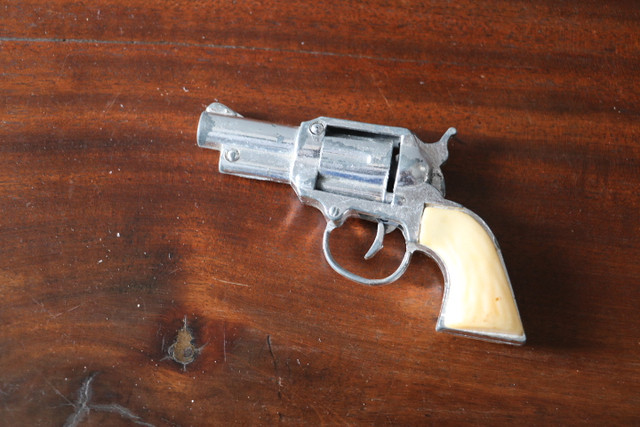Vintage 1970's Collectable Miniature Cap Gun in Arts & Collectibles in Charlottetown