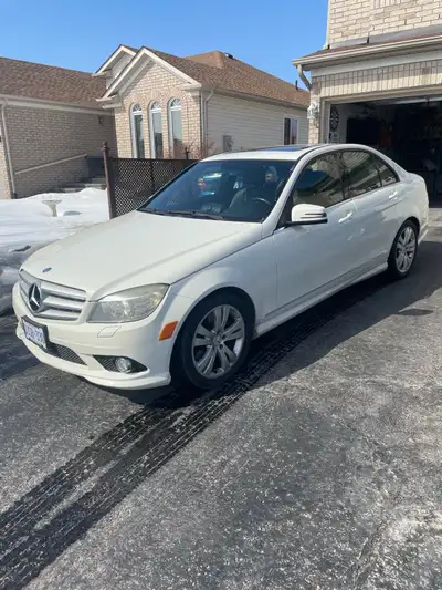 SALE 2010 Mercedes C300 4matic (175,500 km) 2010 Mercedes C300 in good condition . Rust free with ba...