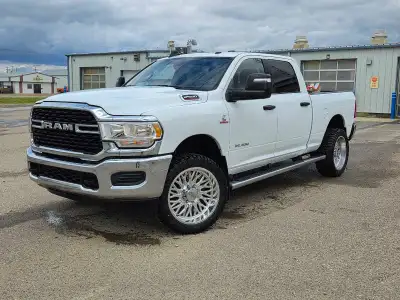 8x 6.5 22x10 -19 Cali Crushers wrapped in Brand new 33s x12.5w Renegade RT tires with Spike lugs. 10...