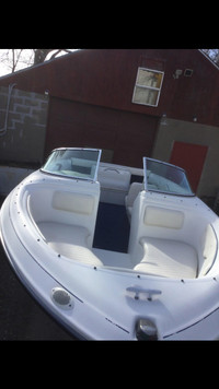 BEAUTIFUL 19.5 FOOT SEARAY 4.3 L BOWRIDER  WITH TRAILER