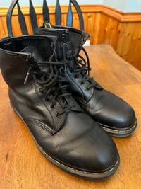 Doc Marten’s 1460 Men’s Size 11 boots