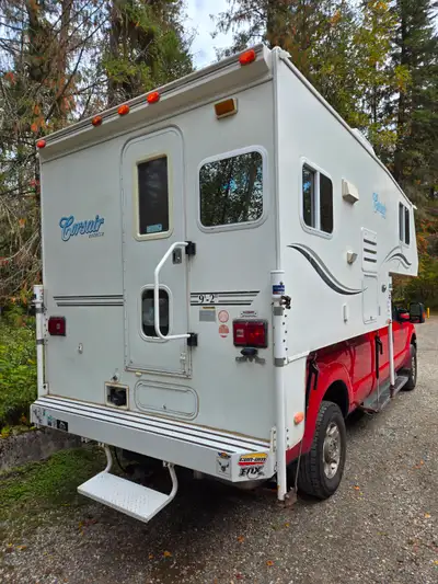 This 2005 Corsair Excella (Citation Supreme) 9'2'' is a beautiful, spacious Top-Quality, Canadian-Ma...