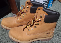 Womens Timberland Boots - Womens Size 9 - Great Condition