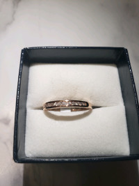 Natural Diamond 14Kt Rose Gold Ring - size 7