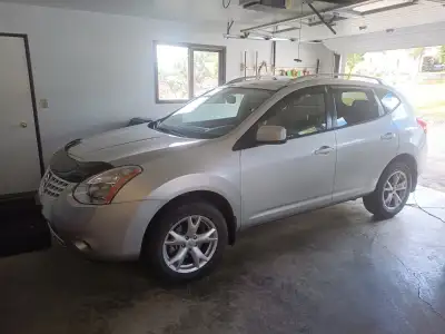 It is the responsibility of the buyer to pay for any reports or inspections! RARE find. Only 81k kms...