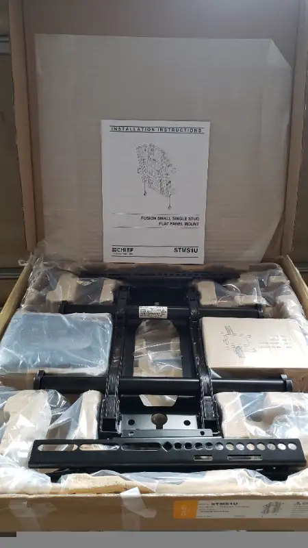 Chief STMS1U Tilt Wall Mount for 24 to 32 inch Displays in Video & TV Accessories in City of Toronto - Image 4