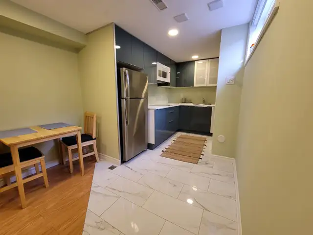 Spacious Room for Rent - Yonge and Finch in Room Rentals & Roommates in City of Toronto - Image 4