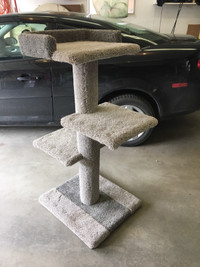 Cat Stand 4ft Tall with scratching post & bed