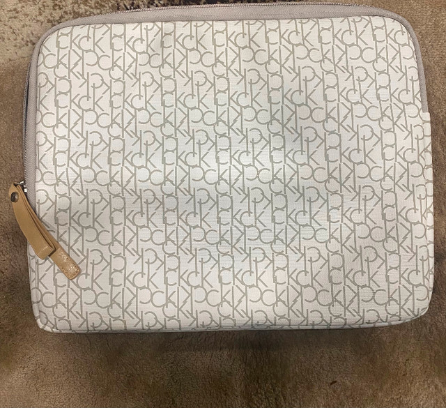 Authentic Calvin Klein Laptop bag in Laptop Accessories in Windsor Region - Image 2