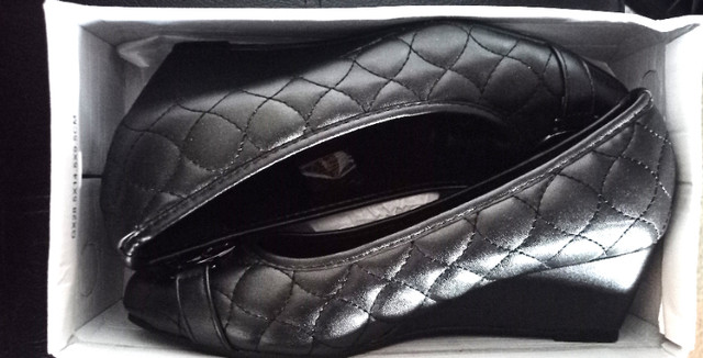 Chaussures Femmes Noir Women Designer Black Shoes Sz 8 New dans Femmes - Chaussures  à Ville de Montréal - Image 2