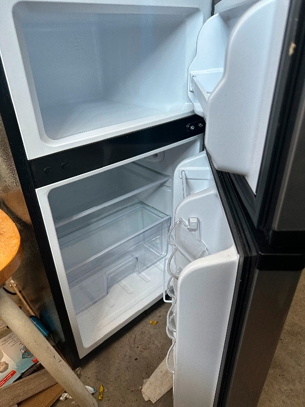 Mini fridge, in Refrigerators in Dartmouth - Image 2