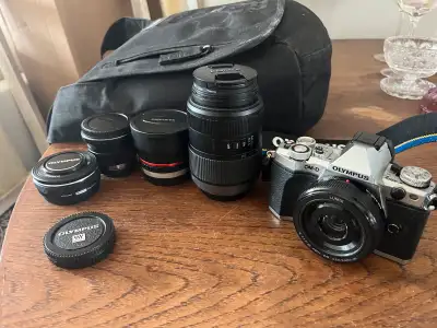 The camera and lenses are all in very good condition. I haven’t been using it in years so I am letti...
