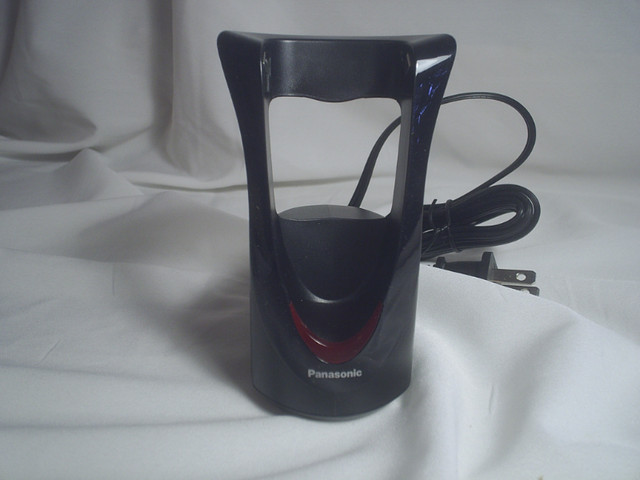 Cordless Hair Trimmer in Other in Sarnia - Image 4