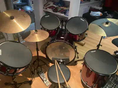 Perfect for someone trying to get into drumming