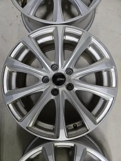 Selling a set of 4 aftermarket CRW aluminum alloy wheels. Brand: CRW (Aftermarket) Bolt pattern: 5x1...