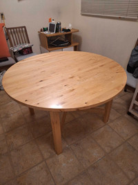 Ikea Round Wood Table extensible for 6 to 8 people
