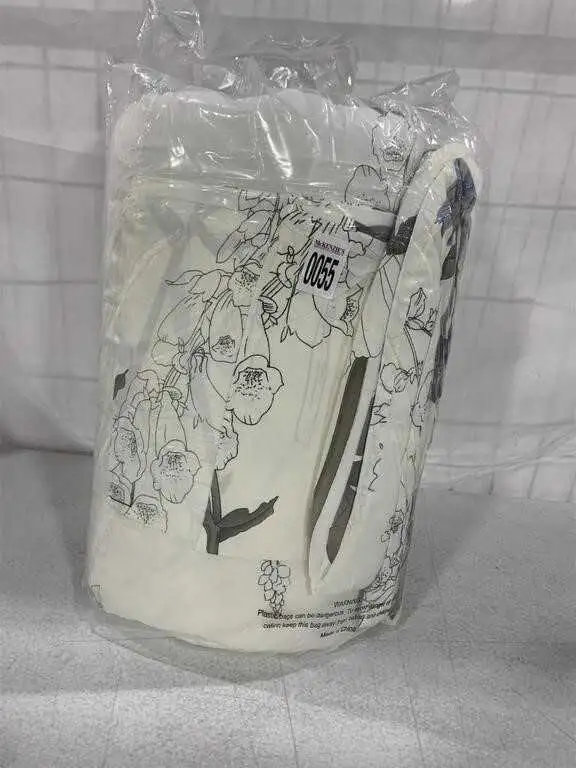 3 piece king comforter set  in Bedding in London - Image 3