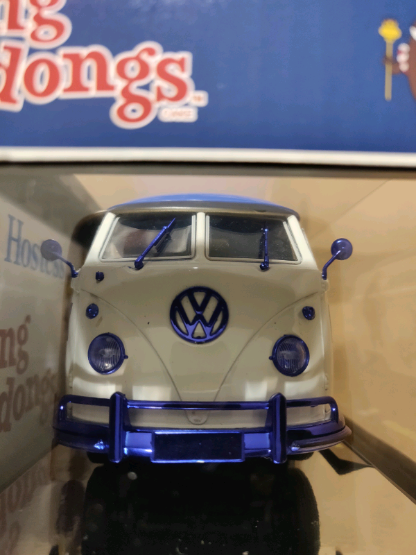 M2 Machines Hostess VW Volkswagen Van Chase 1/750 1:24 diecast in Toys & Games in City of Toronto - Image 5