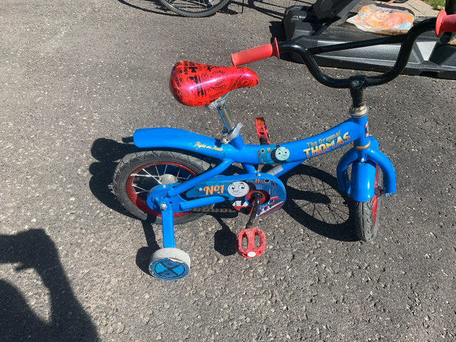 Velo bicyclette pour enfant thomas le train dans Enfants  à Laval/Rive Nord