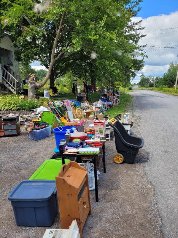 HUGE 3 UNIT STORAGE LOCKER SALE NORWOOD Garage Sales Peterborough