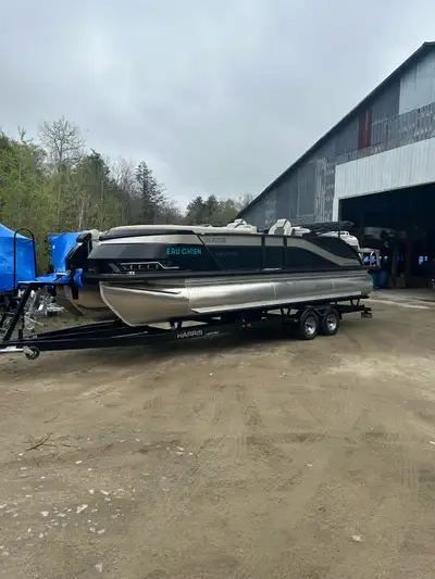 Turn heads this summer with this top-tier 2024 Harris Grand Mariner 250—powered by a beastly 400HP M...