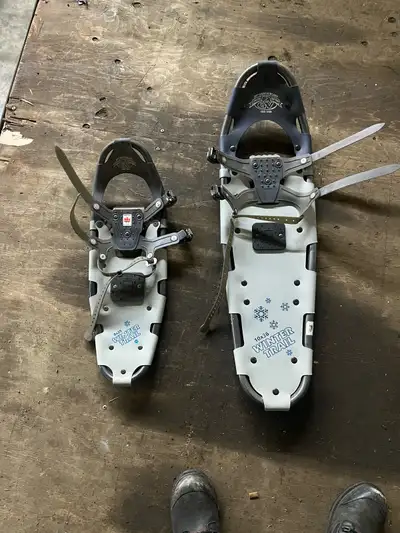 SNOWSHOES set, View more