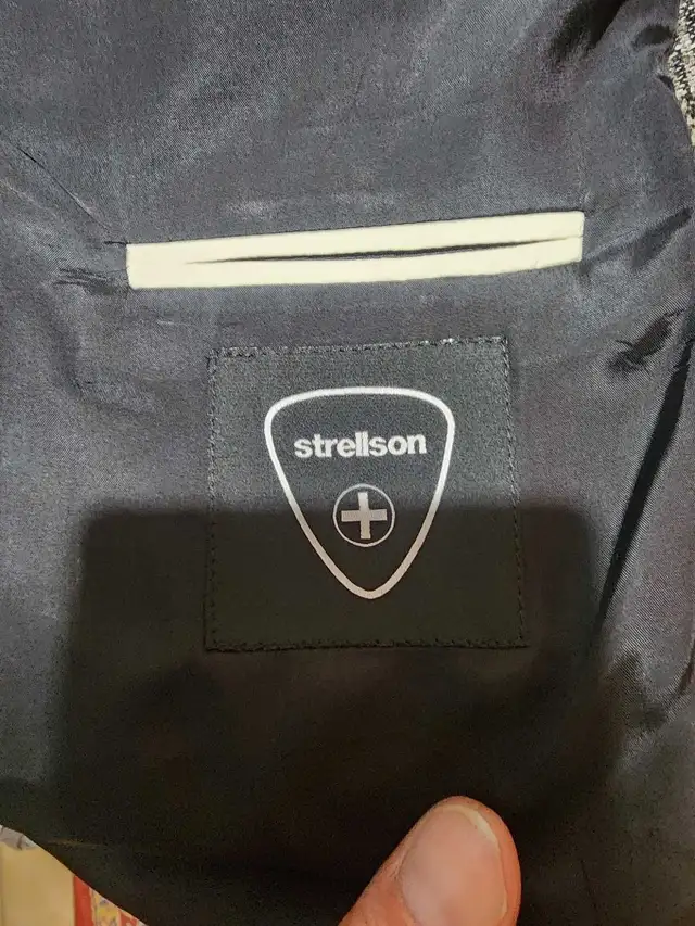 Strellson Blazer in Men's in City of Toronto - Image 6