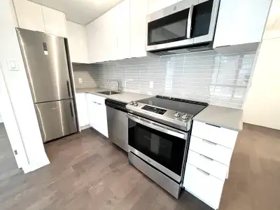 Discover modern living at its finest in this chic 1-bedroom condo with a den, perfect for your home...