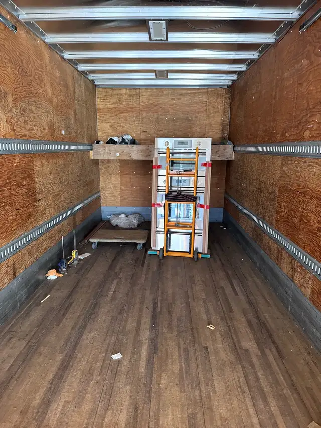 2019 ford F-550 box truck with Pallfinger liftgate in Cars & Trucks in Terrace - Image 6