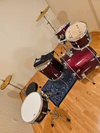 Pearl Roadshow Complete Drum Kit