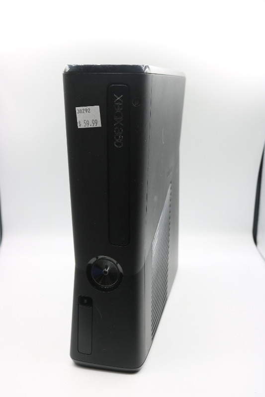 Xbox 360 4Gb Console - 4GB Console Edition  (# 38292) in XBOX 360 in City of Halifax - Image 2
