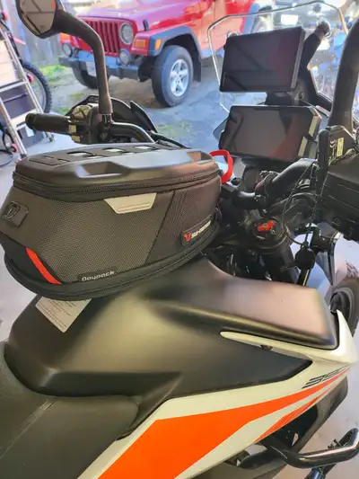 Mint condition Sw-motech Pro Daypack Tank Bag KTM saddlebags and mounts Headlight protector Low KM G...