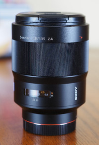 Sony/Zeiss 135mm f1.8 lens for A-mount cameras for sale.