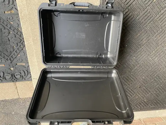 Gator Waterproof Equipment Case in Pro Audio & Recording Equipment in Kitchener / Waterloo - Image 6