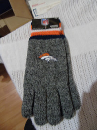 Denver Broncos Men`s Winter Gloves Brand New