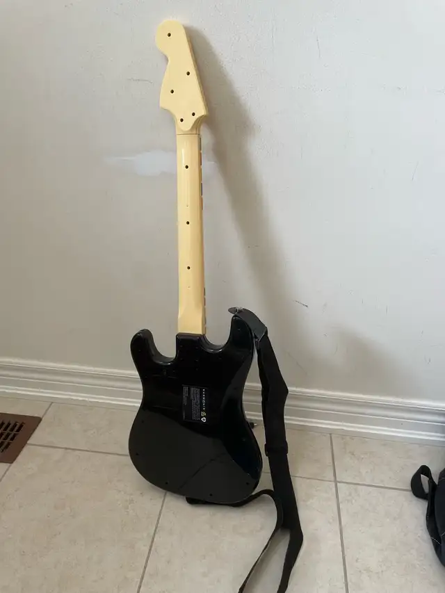 Fender Stratocaster Guitar Hero Controller xbox 360 in Guitars in Mississauga / Peel Region - Image 3