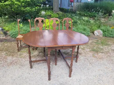 Antique Oak Dining Table with 4 Chairs + 2 Leaves, View more