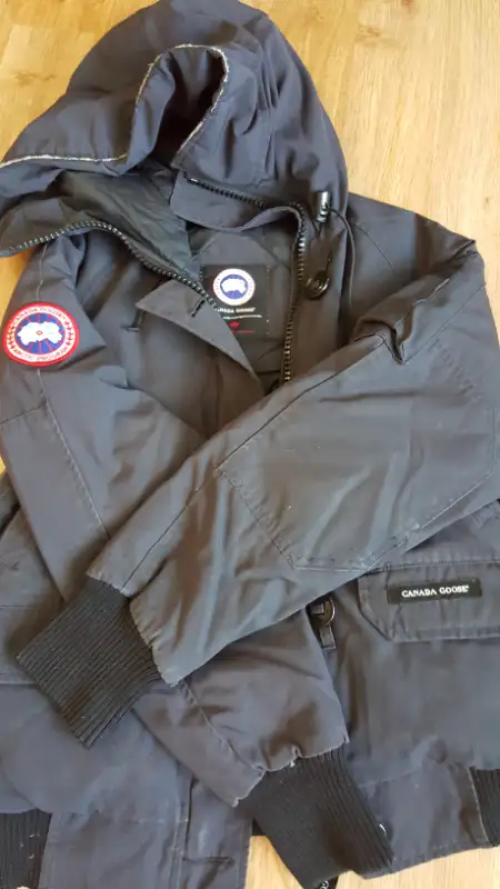Canada Goose Women's Chilliwack Bomber Heritage Jacket - $120 in Women's - Tops & Outerwear in Calgary - Image 9