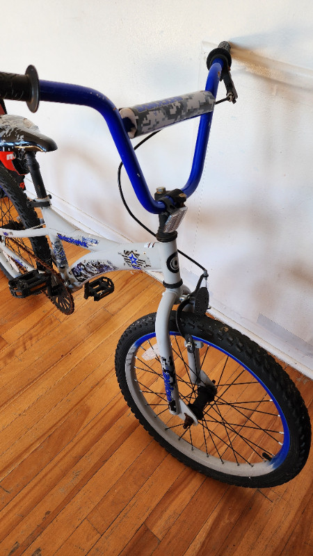 Vélo style BMX à vendre dans Enfants  à Ville de Montréal - Image 2