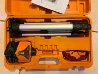 Johnson Level and Tool / Niveau laser 