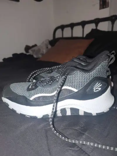 Basketball shoes, View more