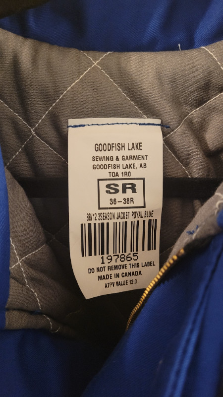 new FR  jacket insulated size 38 reg in Men's in Edmonton - Image 3