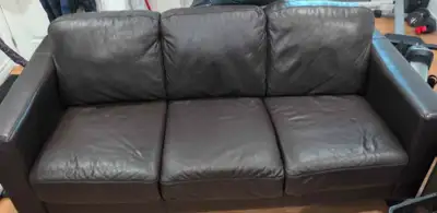 *possibilité de livraison* causeuse 3 places 36 p prof. x 77 p larg. Et un fauteuil 1 place 36p prof...