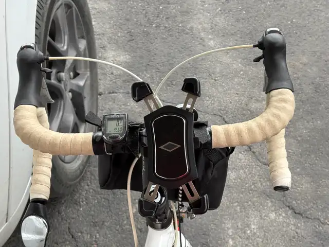 Vélo trek à vendre homme in Road in Granby - Image 5