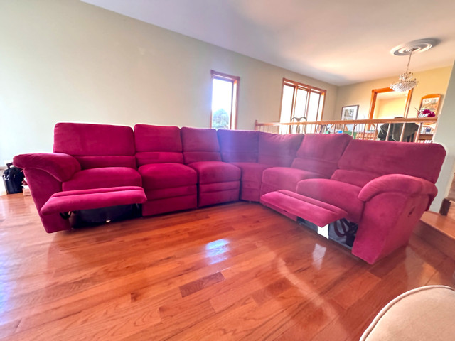 LaZBoy Sectional with 2 built-in recliners - Seats 7 in Couches & Futons in Dartmouth - Image 2