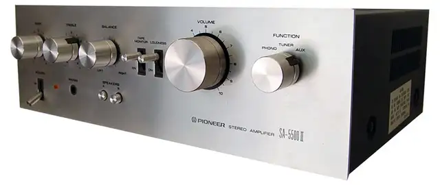 Pioneer SA-5500 II Vintage Stereo Integrated Amplifier for sale in Stereo Systems & Home Theatre in Markham / York Region - Image 2