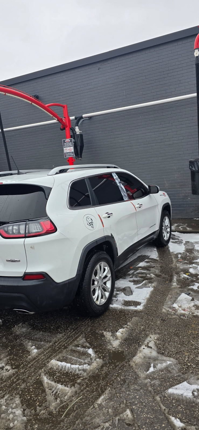 2019 Jeep Cherokee in Cars & Trucks in City of Toronto - Image 3